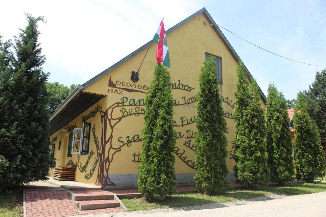 Nagy-Magyarorszag Park Bed & Breakfast Isztimer Exterior photo