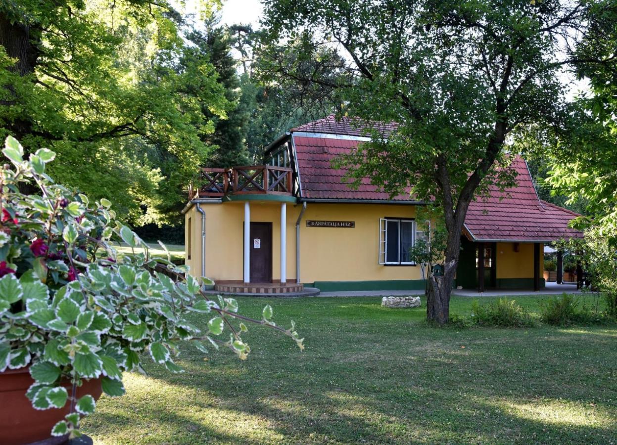 Nagy-Magyarorszag Park Bed & Breakfast Isztimer Exterior photo